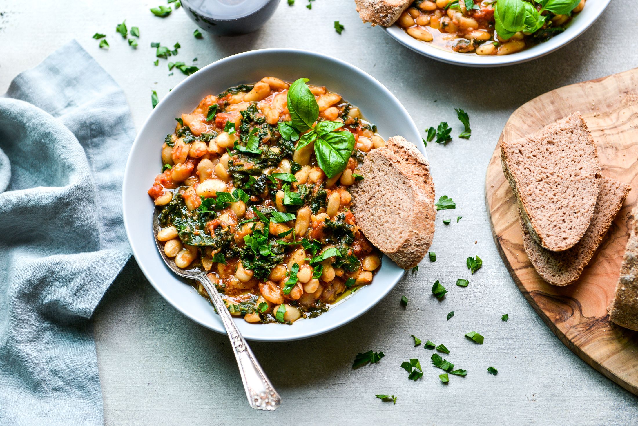 ITALIAN WHITE BEAN, TOMATO, AND KALE STEW-1